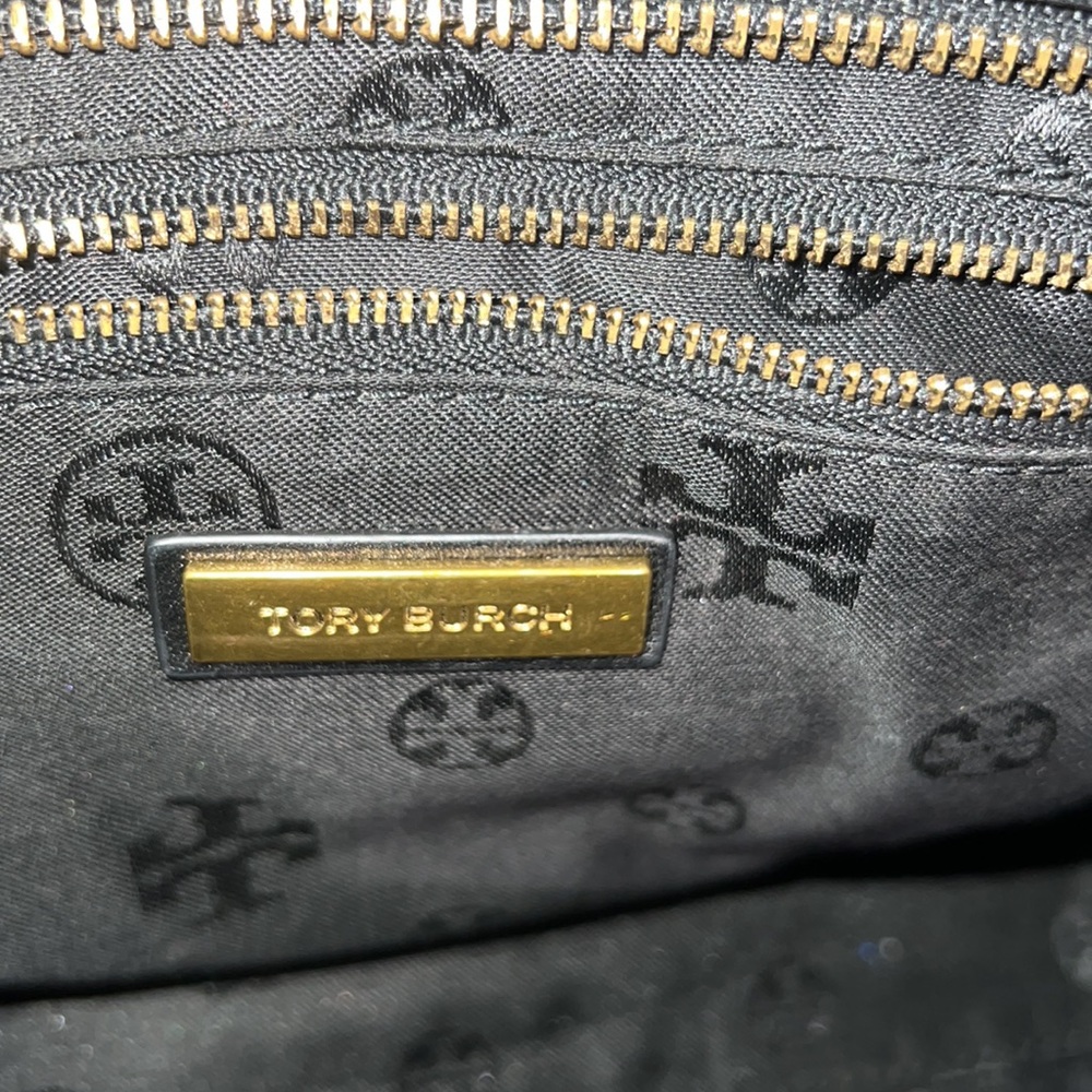 Tory Burch Robinson Satchel with crossbody strap - Picture 4 of 8